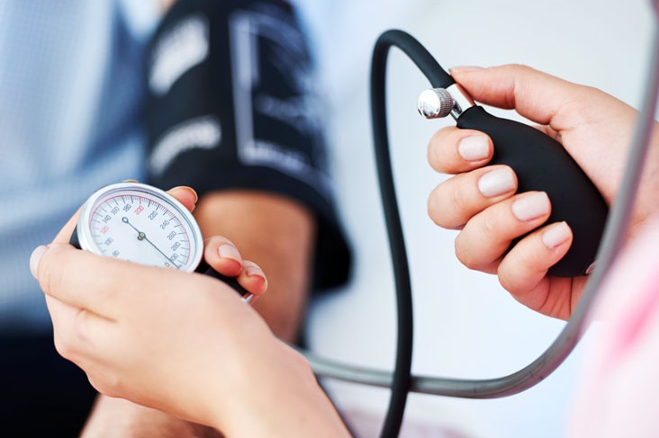high-blood-pressure-hypertension-symptoms_thumb.jpg